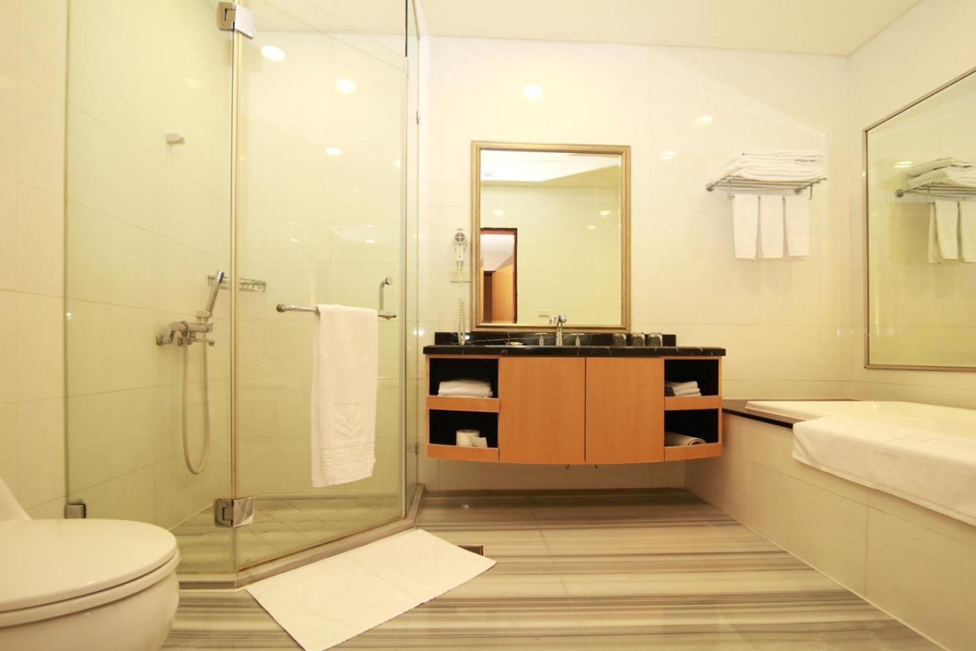 Queena Plaza Hotel Tainan Eksteriør bilde