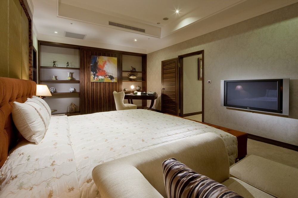 Queena Plaza Hotel Tainan Eksteriør bilde