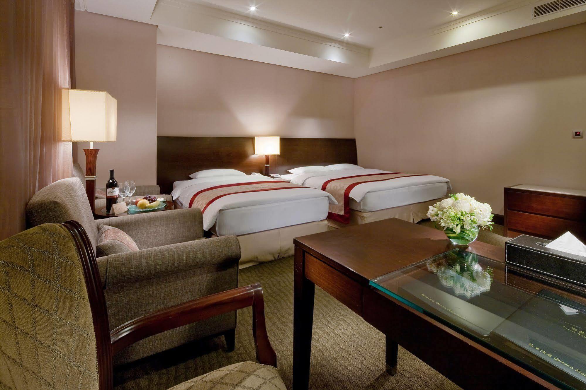 Queena Plaza Hotel Tainan Eksteriør bilde